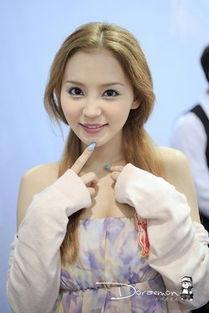 丘爱米莉在线观看,在线观看，揭开神秘爱情故事的面纱  第1张