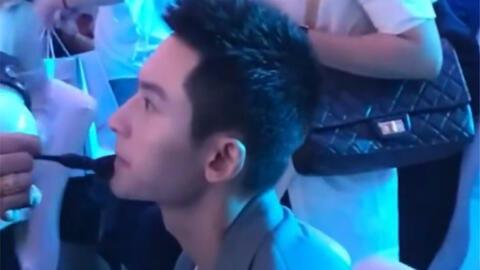 娱乐吃瓜女孩,揭秘吃瓜女孩的欢乐盛宴  第2张