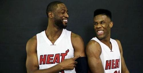 最近爆料韦德的视频,揭秘球场传奇背后的真实瞬间 第2张 最近爆料韦德的视频,揭秘球场传奇背后的真实瞬间 第2张