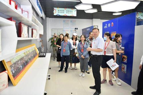 重庆学校爆料新闻视频,揭秘校园内幕事件 第3张 重庆学校爆料新闻视频,揭秘校园内幕事件 第3张