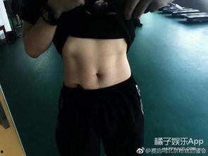 抖音腿纹身女网红吃瓜,揭秘网红圈背后的真相与争议”